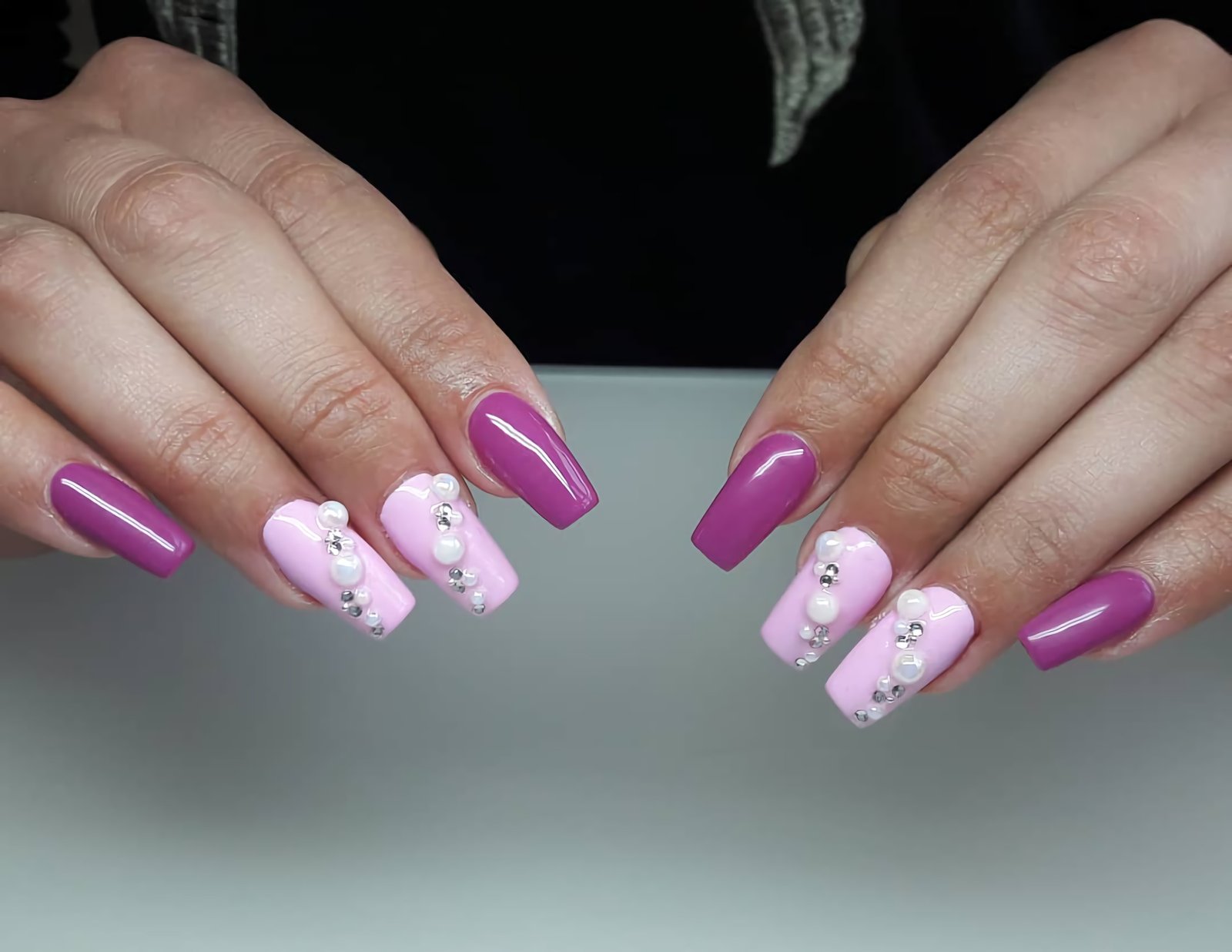 beautiful nails with pearls