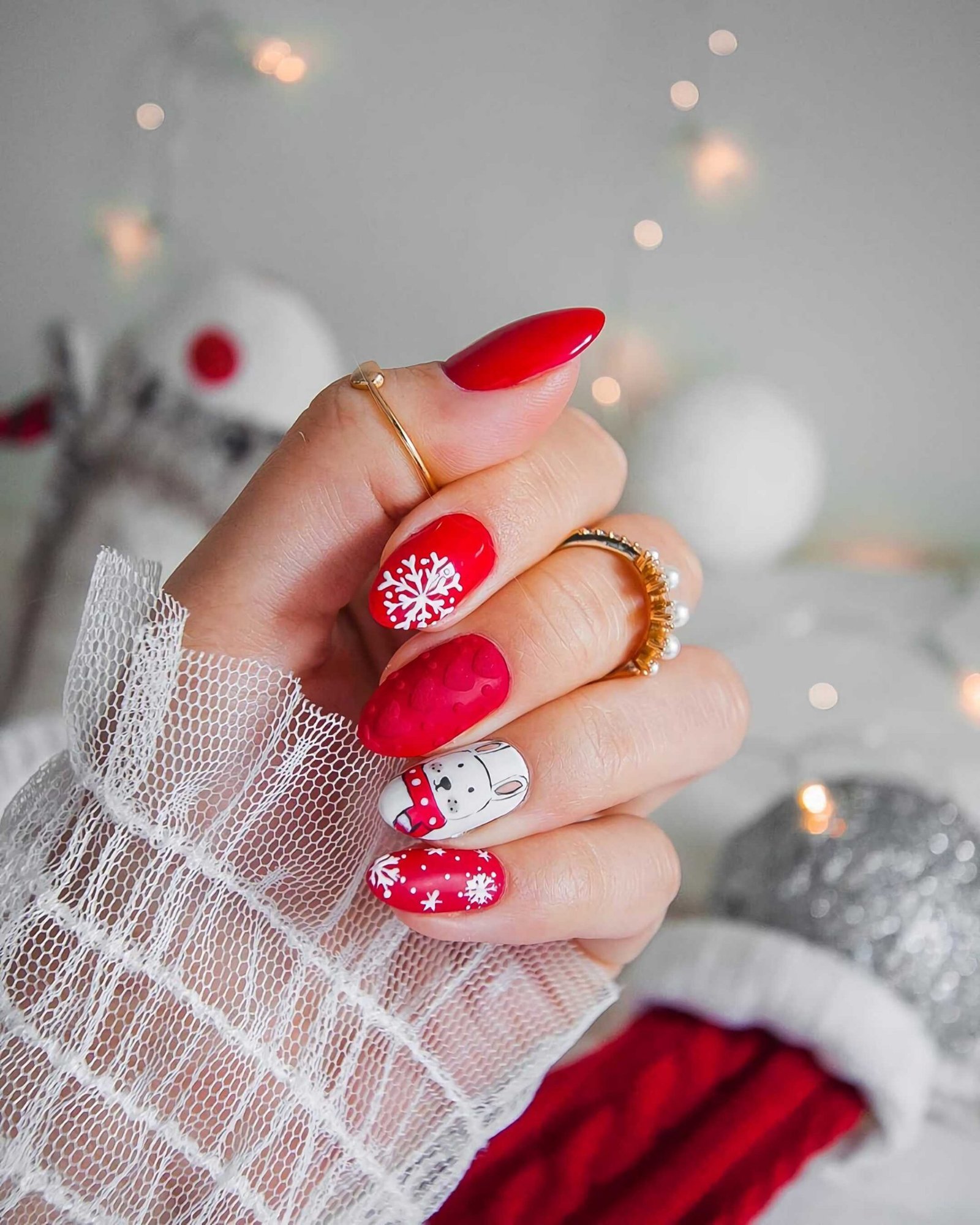 beautiful nails with winter characters